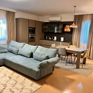 https://vila-chaplin.albaniahotels.org